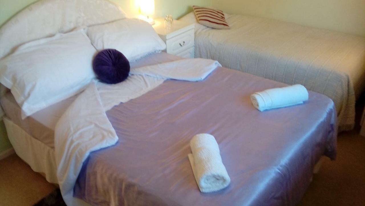 Lavender House Hotel Bridgend  Buitenkant foto
