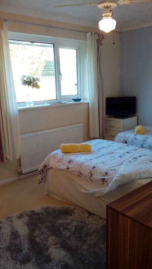 Lavender House Hotel Bridgend  Buitenkant foto